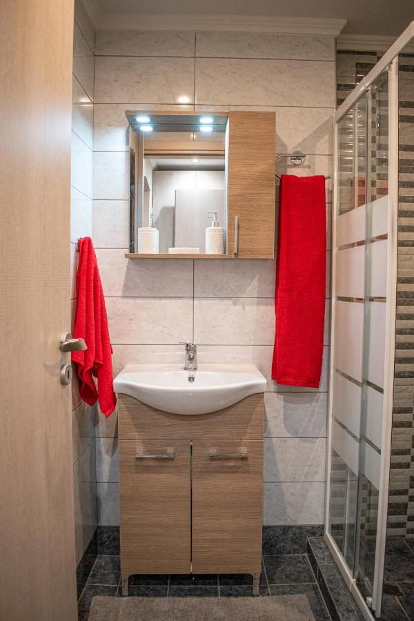 John'S Apartment'S Near Athens Airport!! Spata  Bagian luar foto